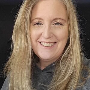 MEET THE POSHER Jenni M.